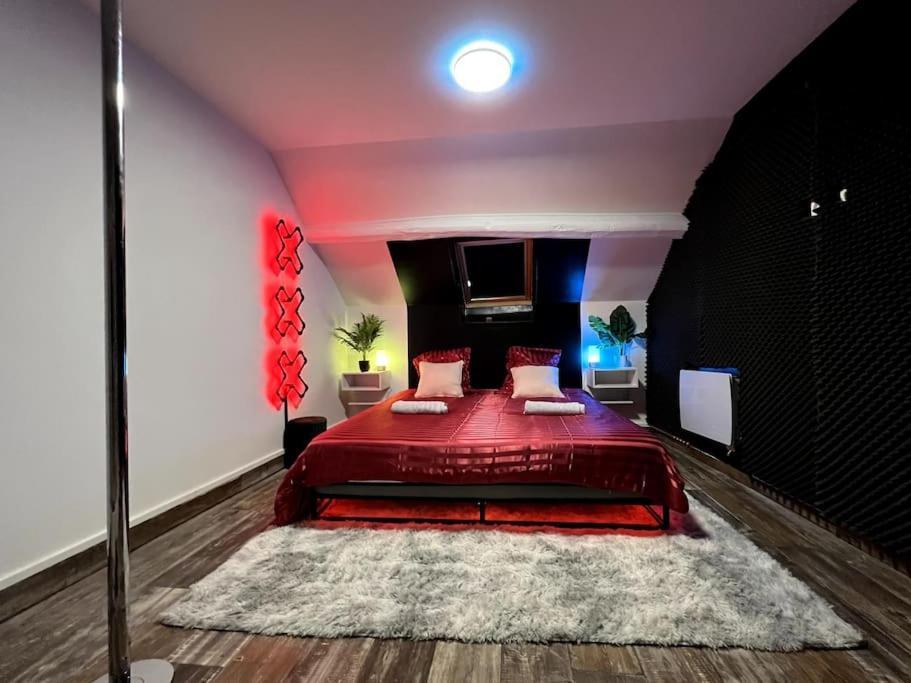 Red Love-Room / Balneo & Plus ! Souppes-sur-Loing Exterior photo