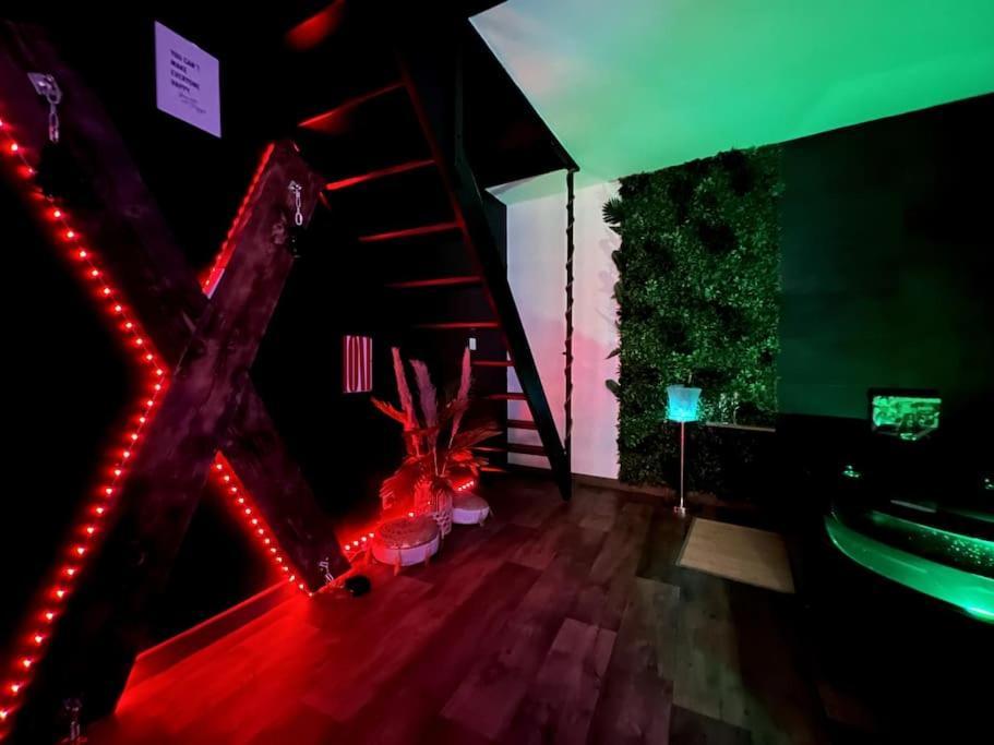 Red Love-Room / Balneo & Plus ! Souppes-sur-Loing Exterior photo